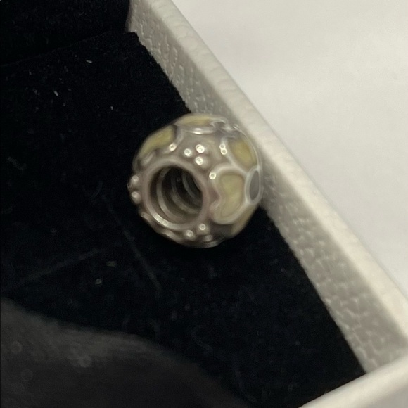 PANDORA - Flower Charm - Picture 3 of 7